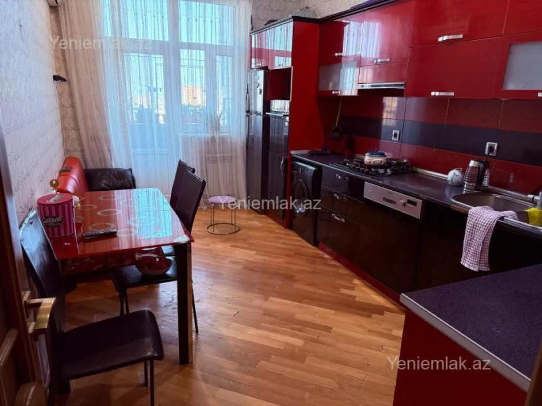 Satılır 3 otaqlı yeni tikili 125 m²