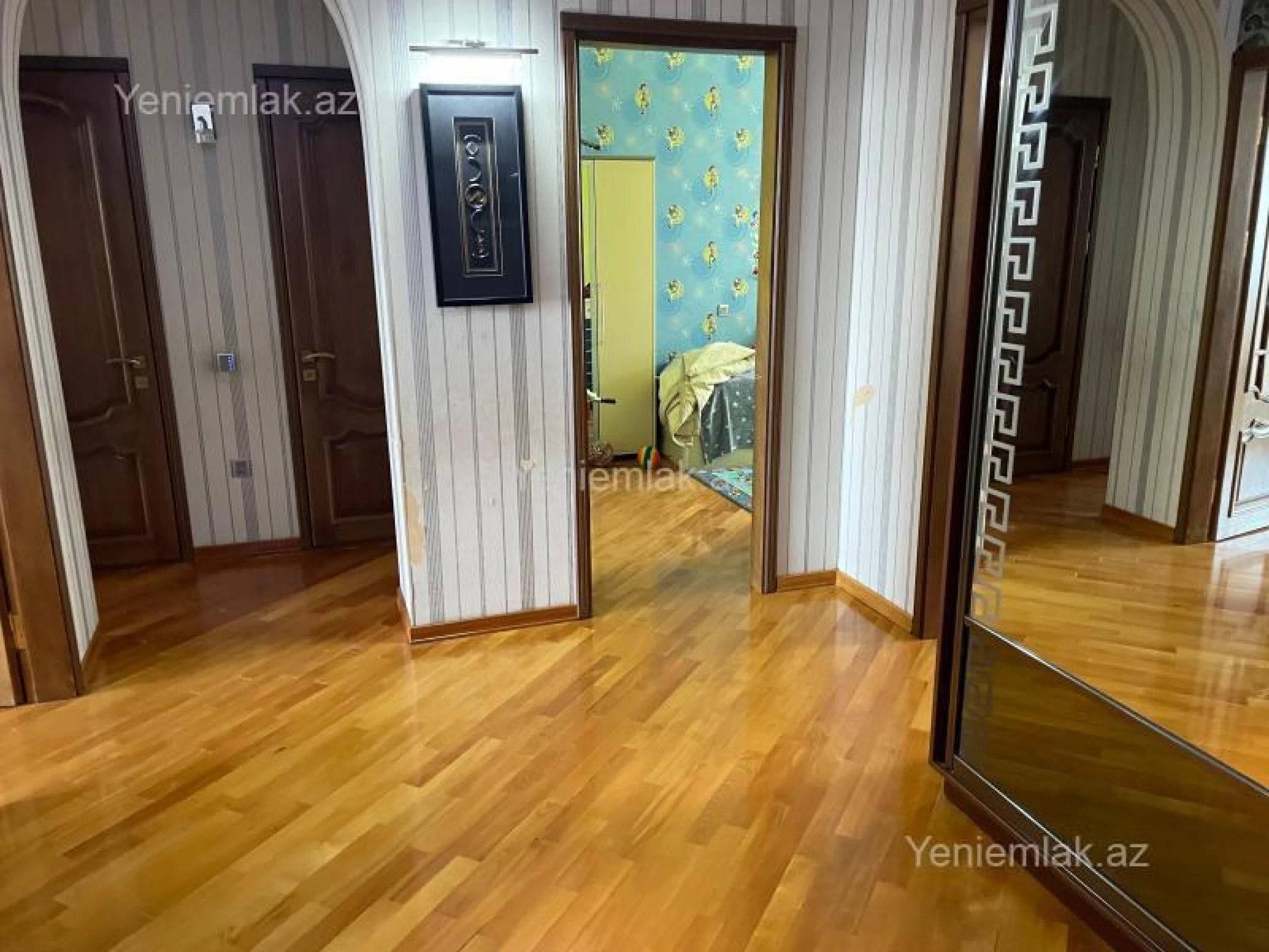 Satılır 3 otaqlı yeni tikili 125 m²