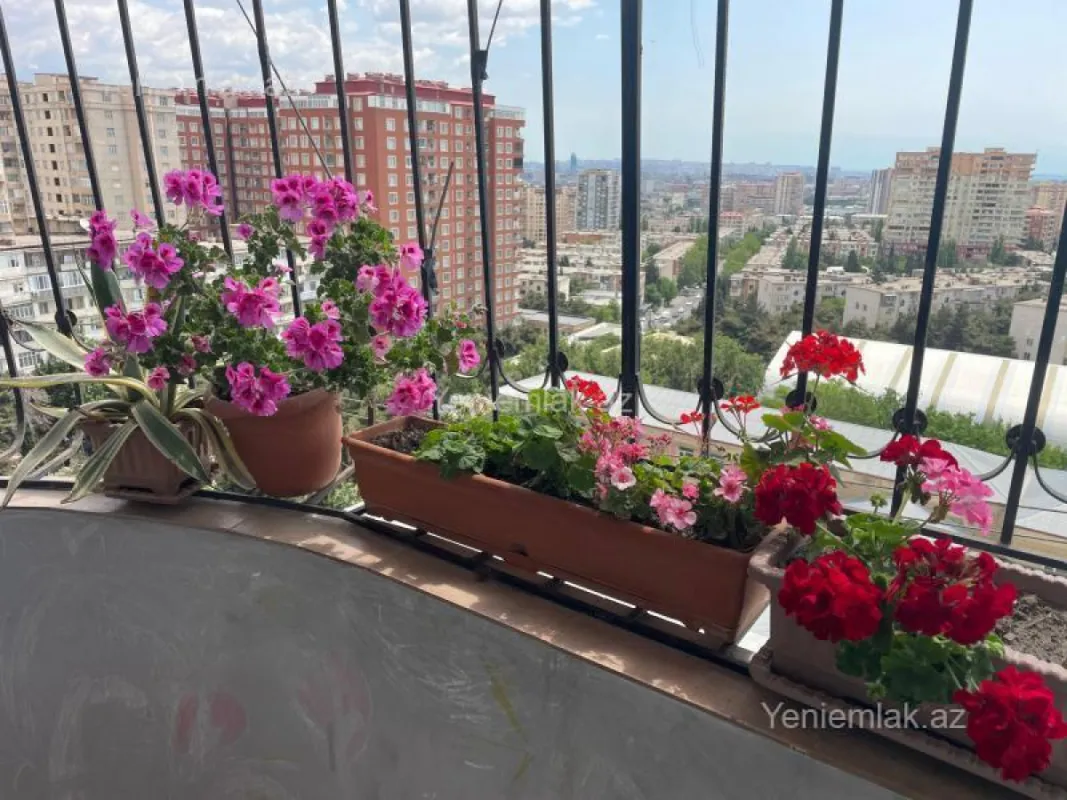 Satılır 3 otaqlı yeni tikili 125 m²