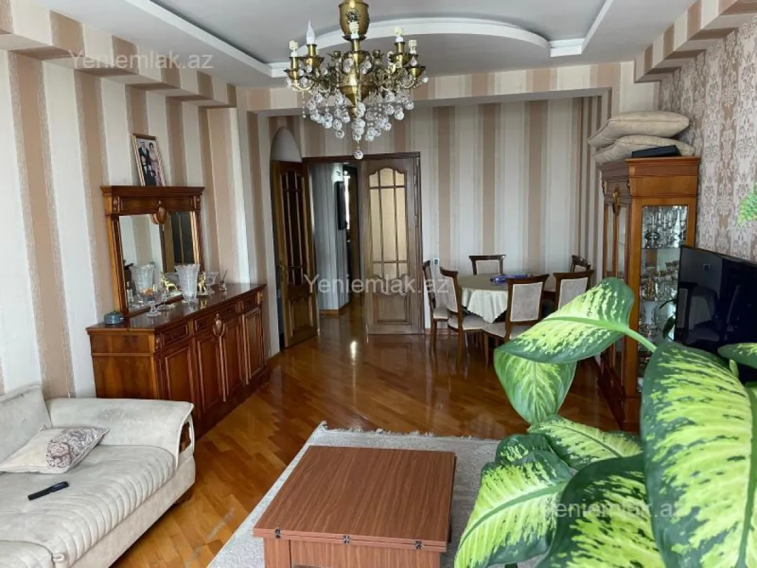 Satılır 3 otaqlı yeni tikili 125 m²