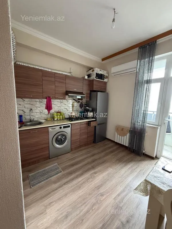Satılır 3 otaqlı yeni tikili 77 m²