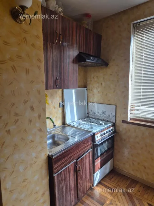 Satılır 2 otaqlı köhnə tikili 60 m²