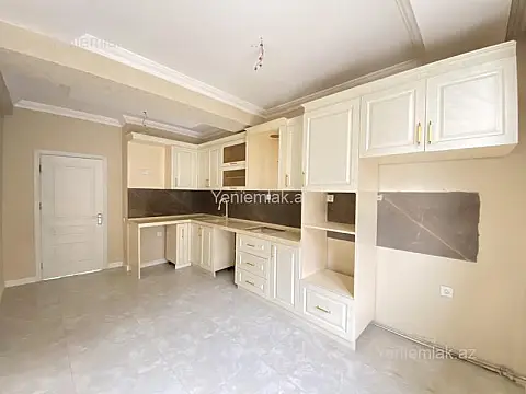 Satılır 3 otaqlı yeni tikili 130 m²