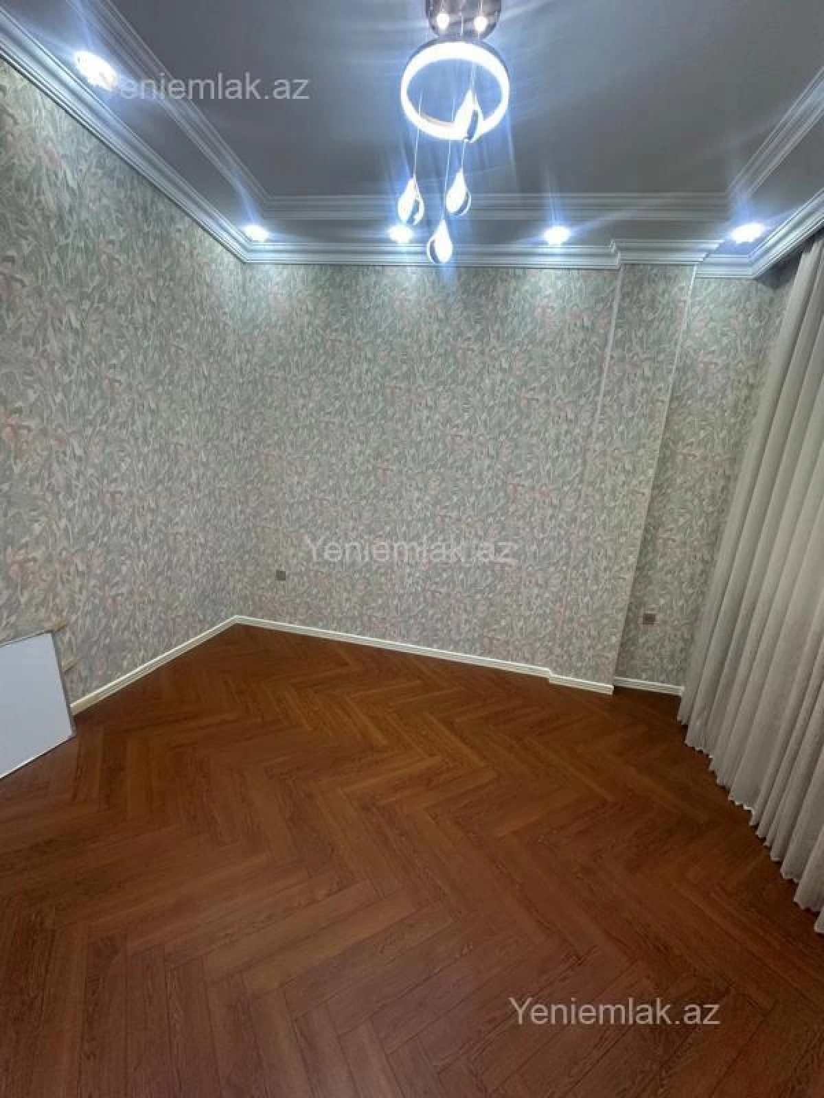 Satılır 3 otaqlı yeni tikili 120 m²