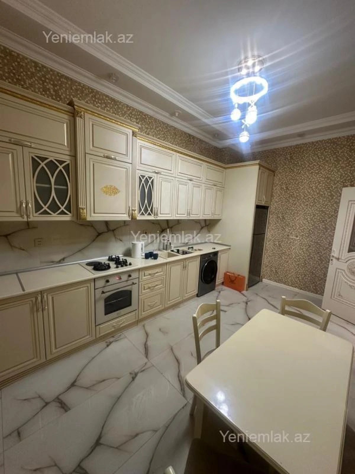 Satılır 3 otaqlı yeni tikili 120 m²