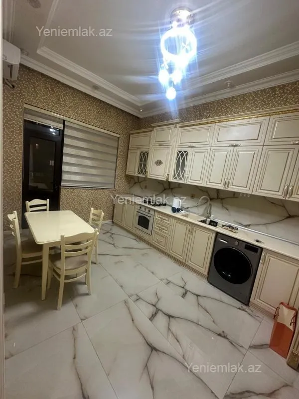 Satılır 3 otaqlı yeni tikili 120 m²