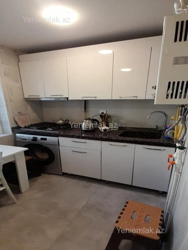 Satılır 2 otaqlı köhnə tikili 55 m²