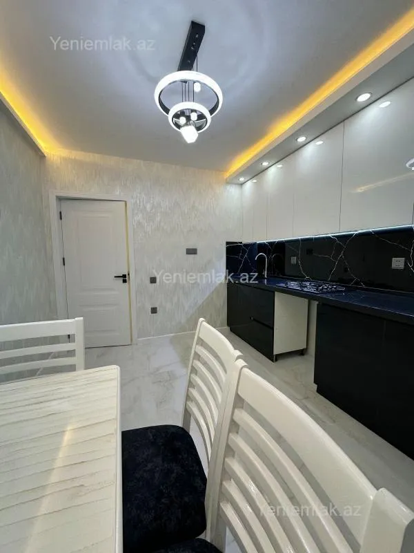 Satılır 2 otaqlı köhnə tikili 55 m²