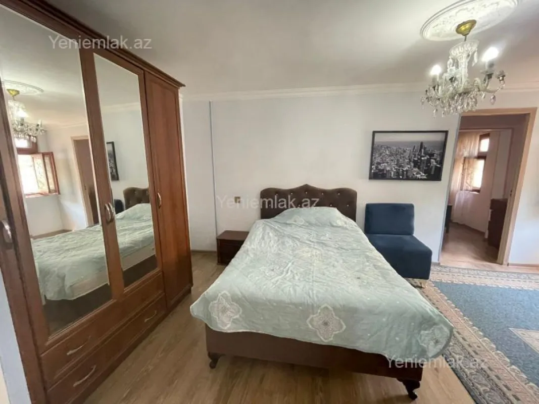 Satılır 5 otaqlı həyət evi 160 m²