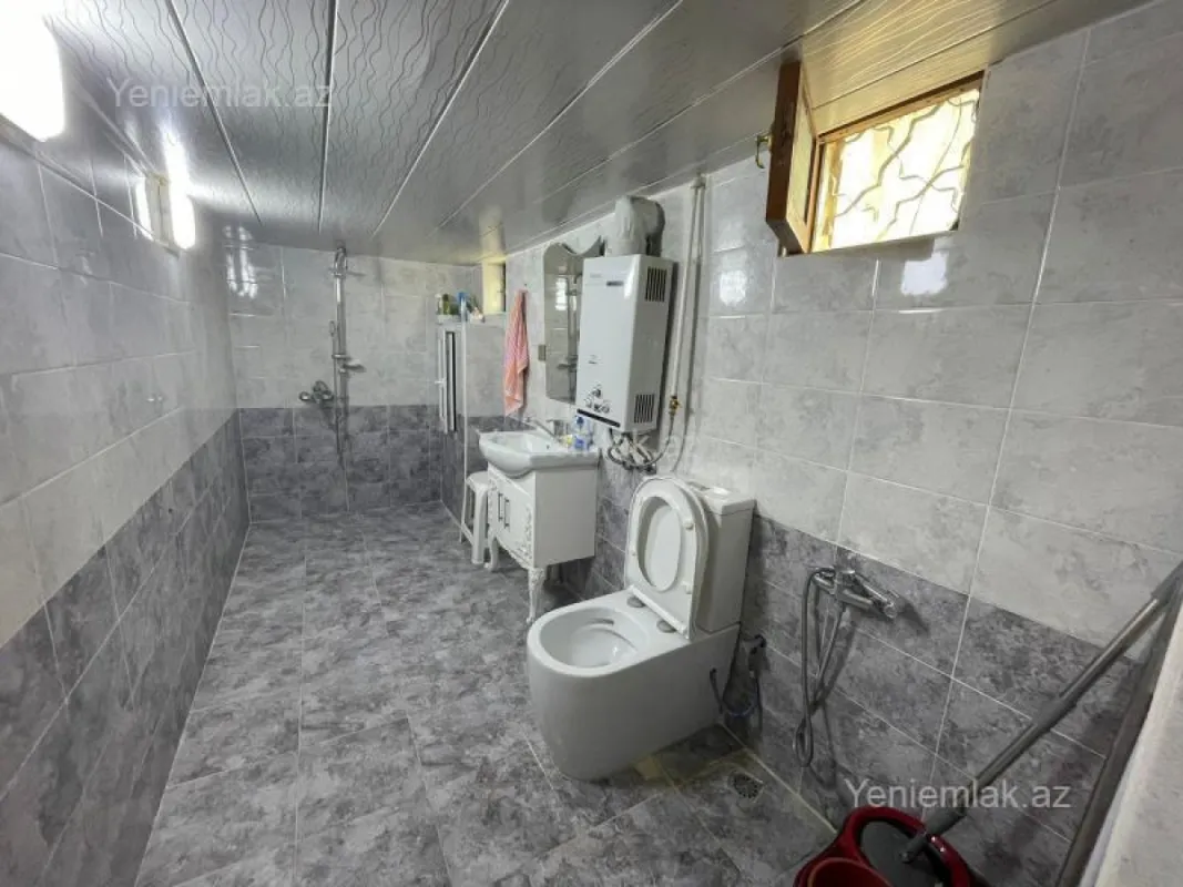 Satılır 5 otaqlı həyət evi 160 m²