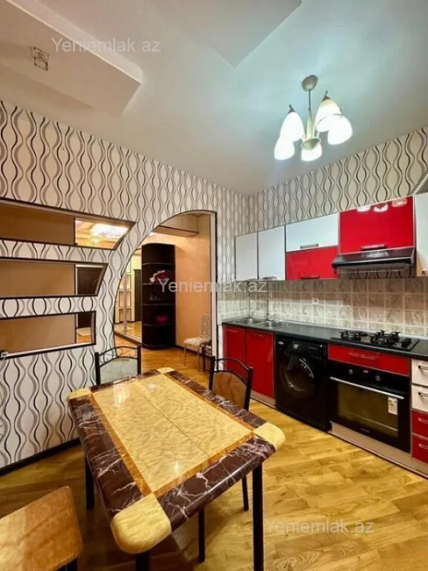 Satılır 3 otaqlı yeni tikili 110 m²