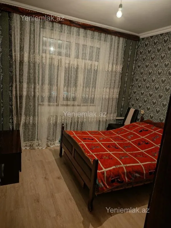 Satılır 4 otaqlı köhnə tikili 100 m²