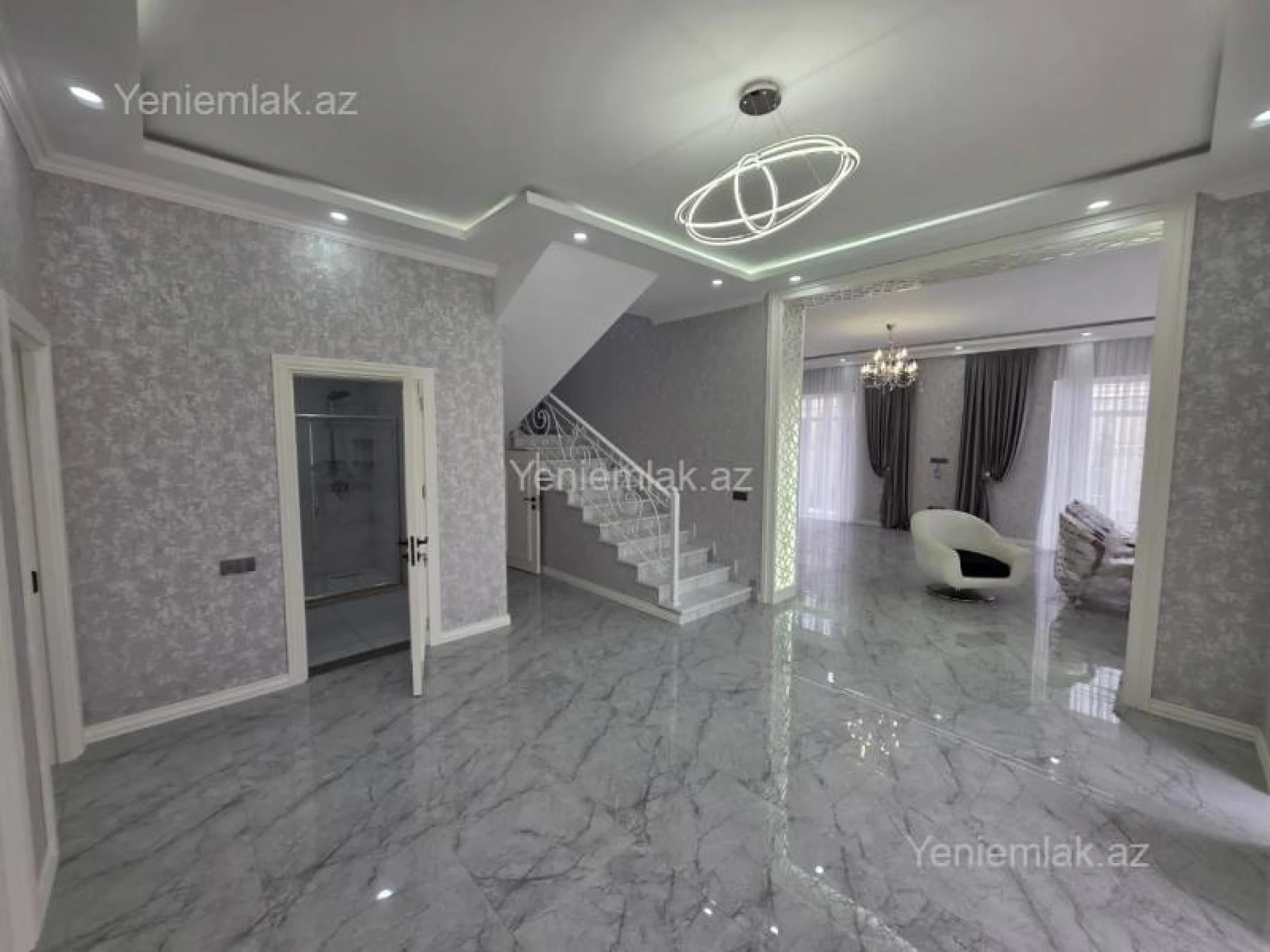 Satılır 5 otaqlı həyət evi 300 m²