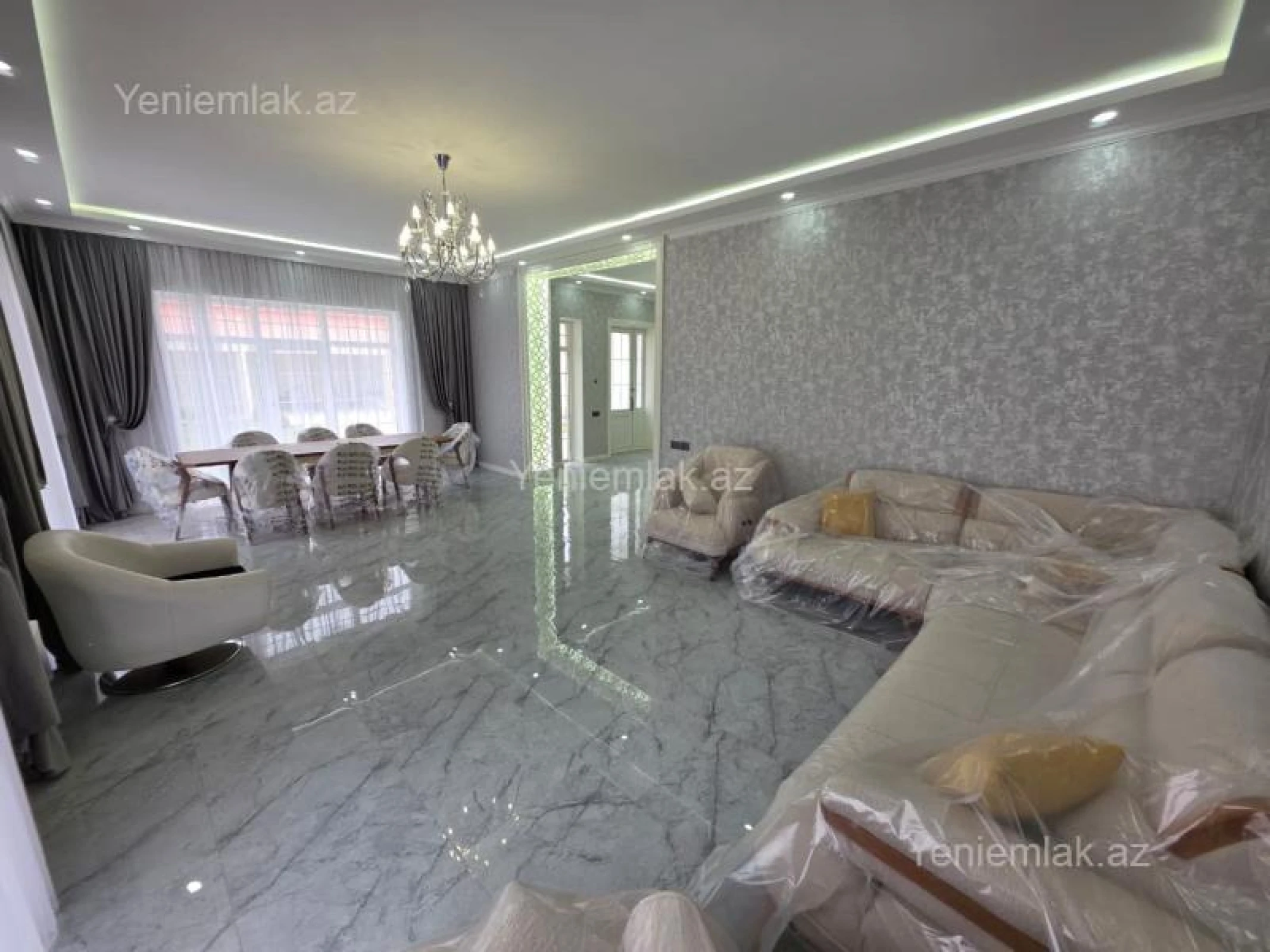 Satılır 5 otaqlı həyət evi 300 m²