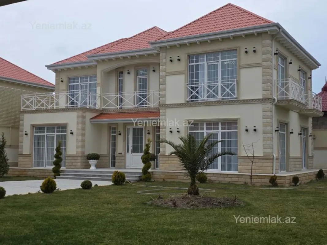 Satılır 5 otaqlı həyət evi 300 m²
