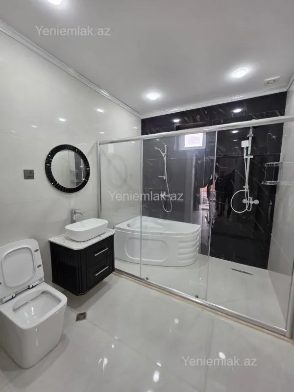 Satılır 5 otaqlı həyət evi 300 m²
