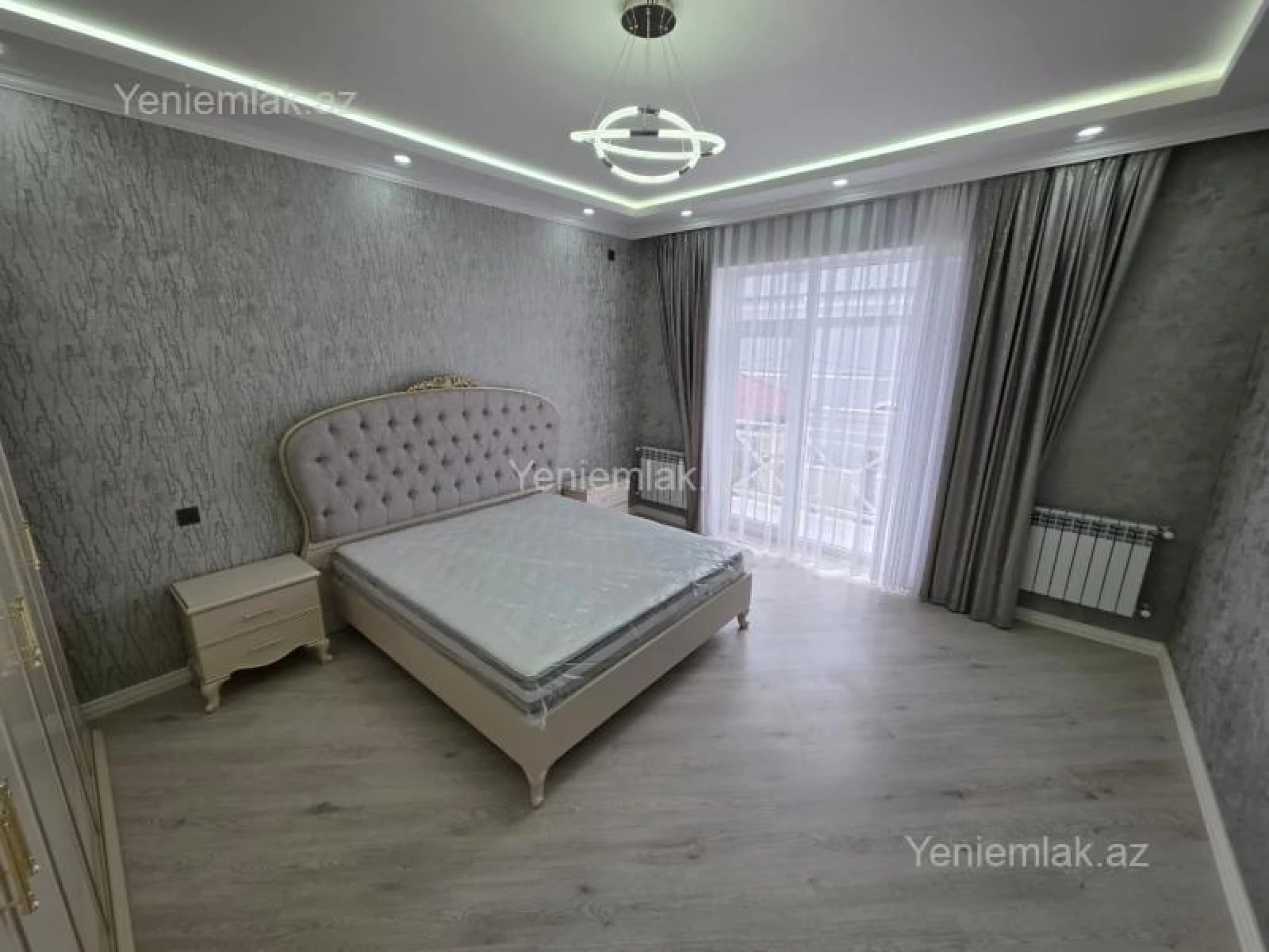Satılır 5 otaqlı həyət evi 300 m²