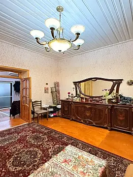 Satılır 2 otaqlı köhnə tikili 52 m²