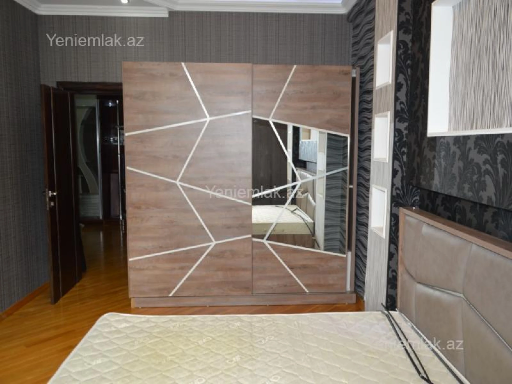 Satılır 3 otaqlı yeni tikili 142 m²