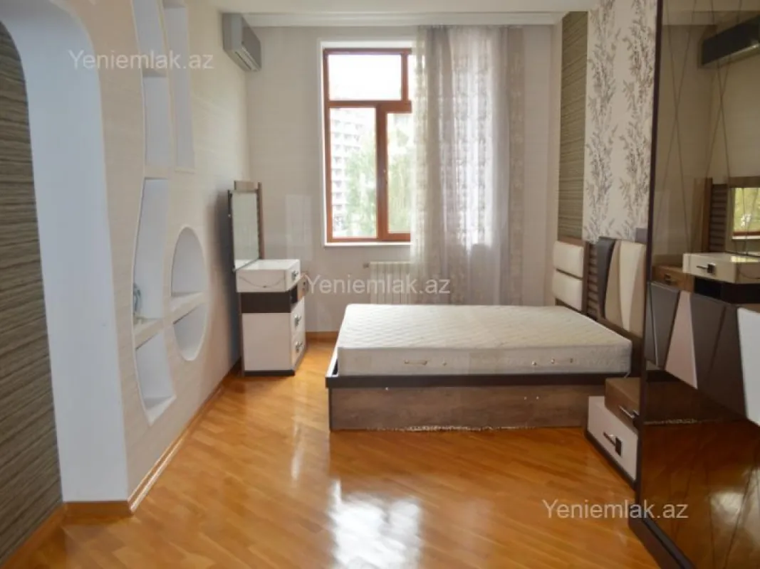 Satılır 3 otaqlı yeni tikili 142 m²
