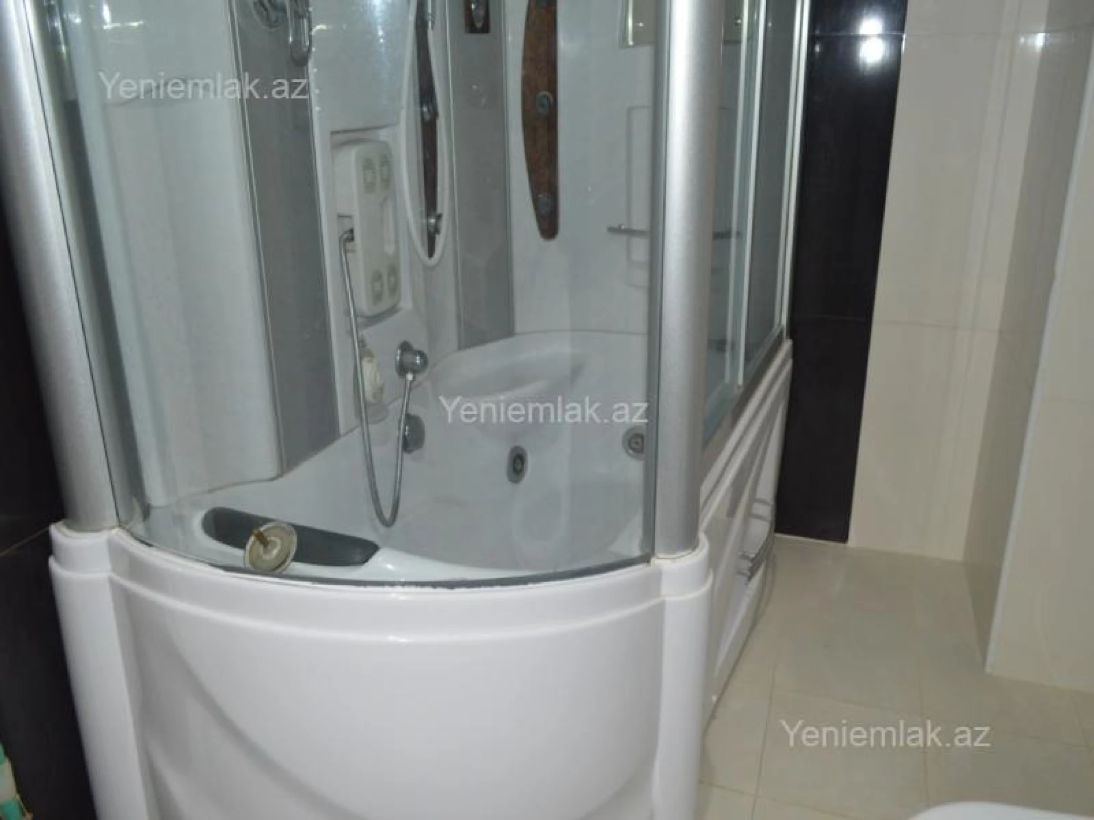 Satılır 3 otaqlı yeni tikili 142 m²