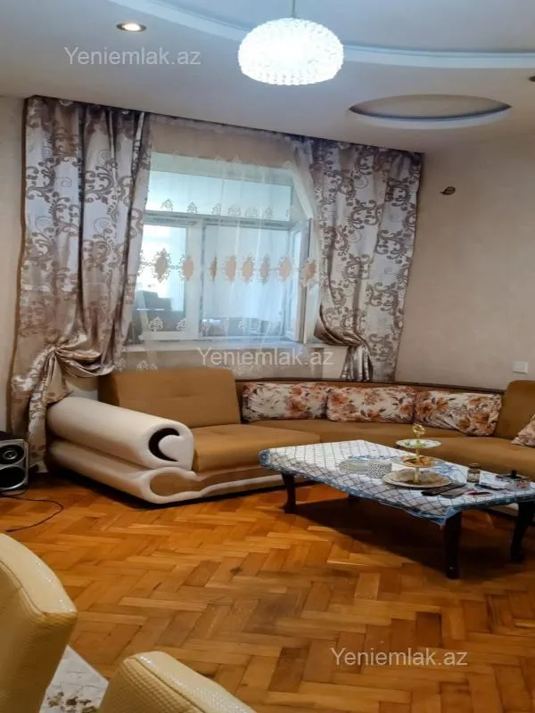 Satılır 3 otaqlı köhnə tikili 117 m²