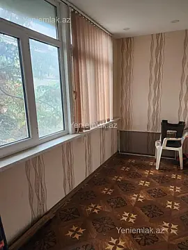 Satılır 3 otaqlı köhnə tikili 117 m²