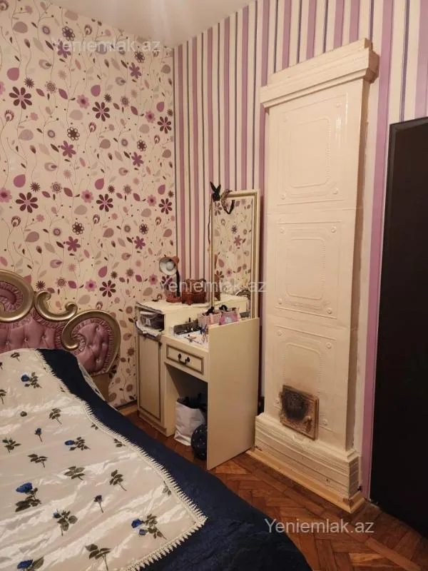 Satılır 3 otaqlı köhnə tikili 117 m²