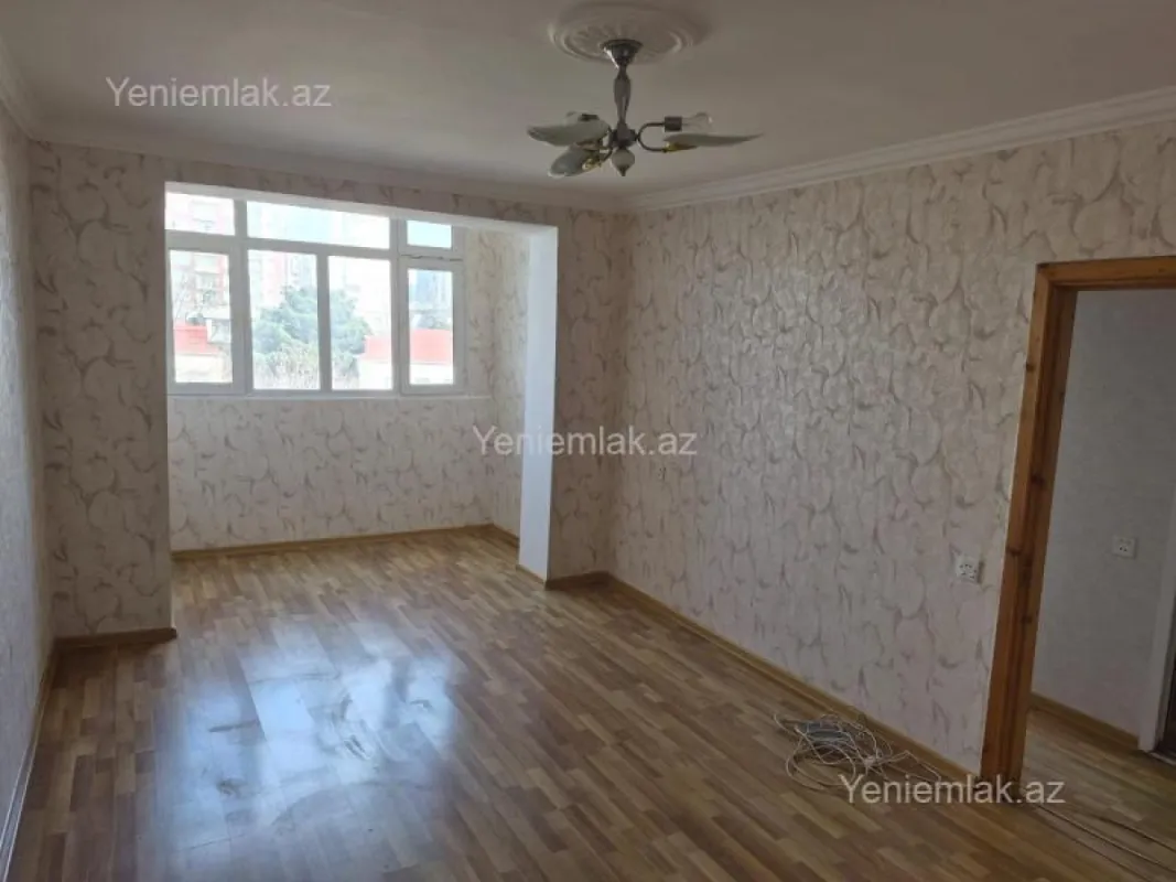 Satılır 1 otaqlı köhnə tikili 35 m²