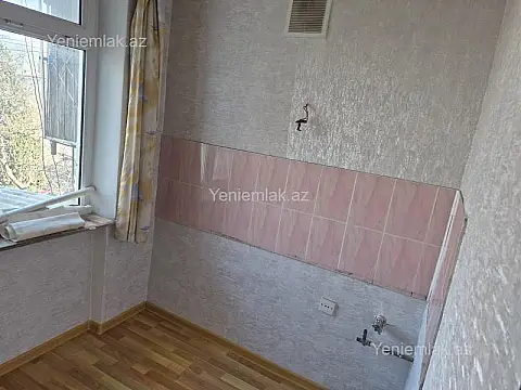 Satılır 1 otaqlı köhnə tikili 35 m²