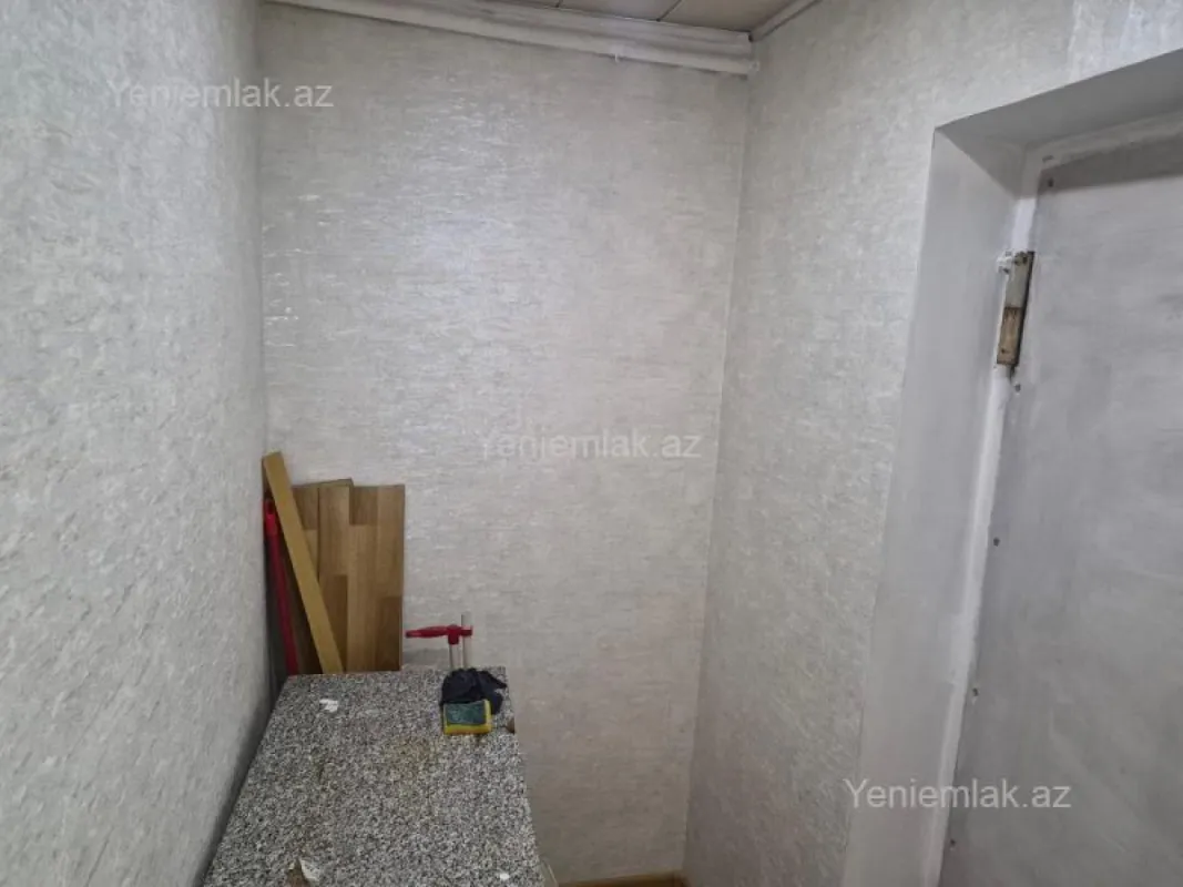 Satılır 1 otaqlı köhnə tikili 35 m²