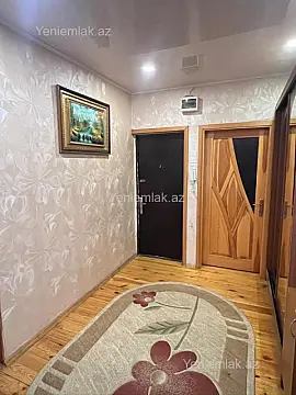 Satılır 4 otaqlı köhnə tikili 110 m²
