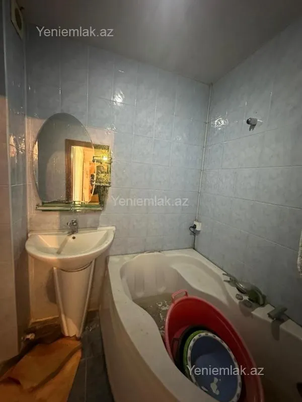 Satılır 3 otaqlı köhnə tikili 85 m²