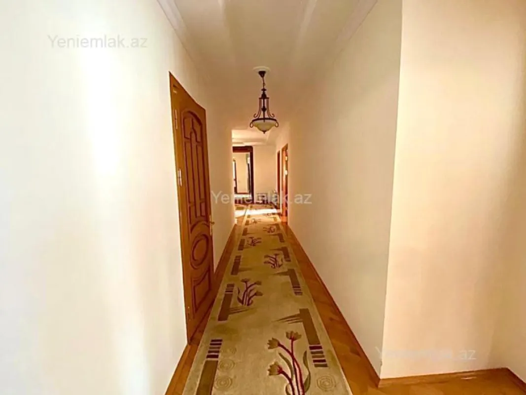 Satılır 3 otaqlı yeni tikili 185 m²