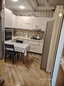 Satılır 2 otaqlı yeni tikili 70 m²