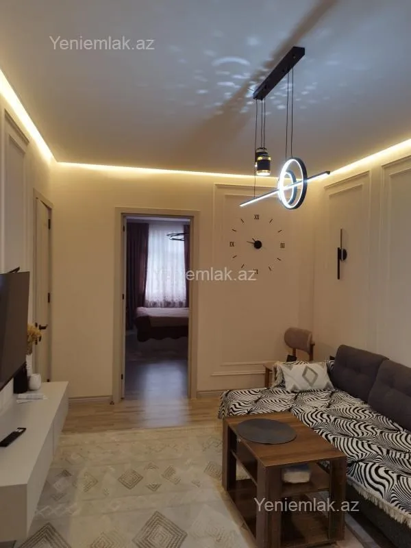 Satılır 2 otaqlı köhnə tikili 55 m²
