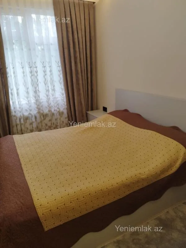 Satılır 2 otaqlı köhnə tikili 55 m²