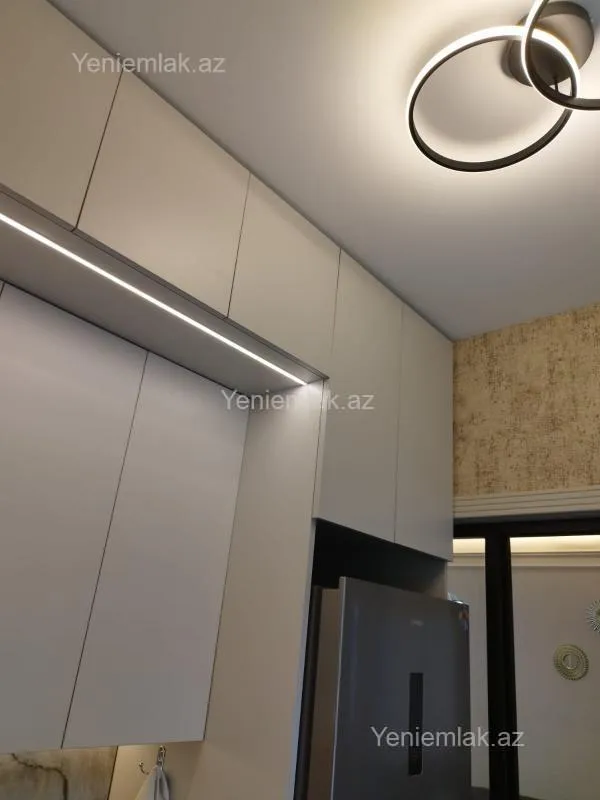 Satılır 2 otaqlı köhnə tikili 55 m²