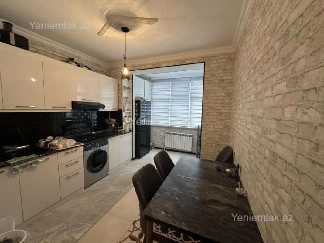 Satılır 2 otaqlı köhnə tikili 60 m²