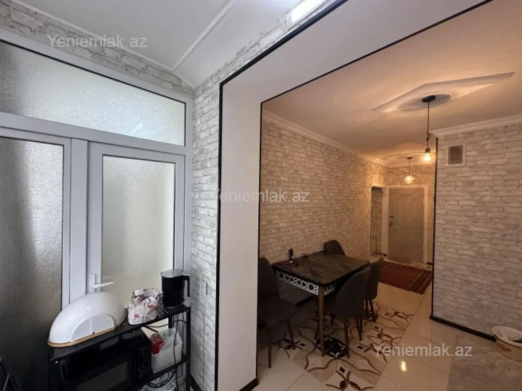Satılır 2 otaqlı köhnə tikili 60 m²