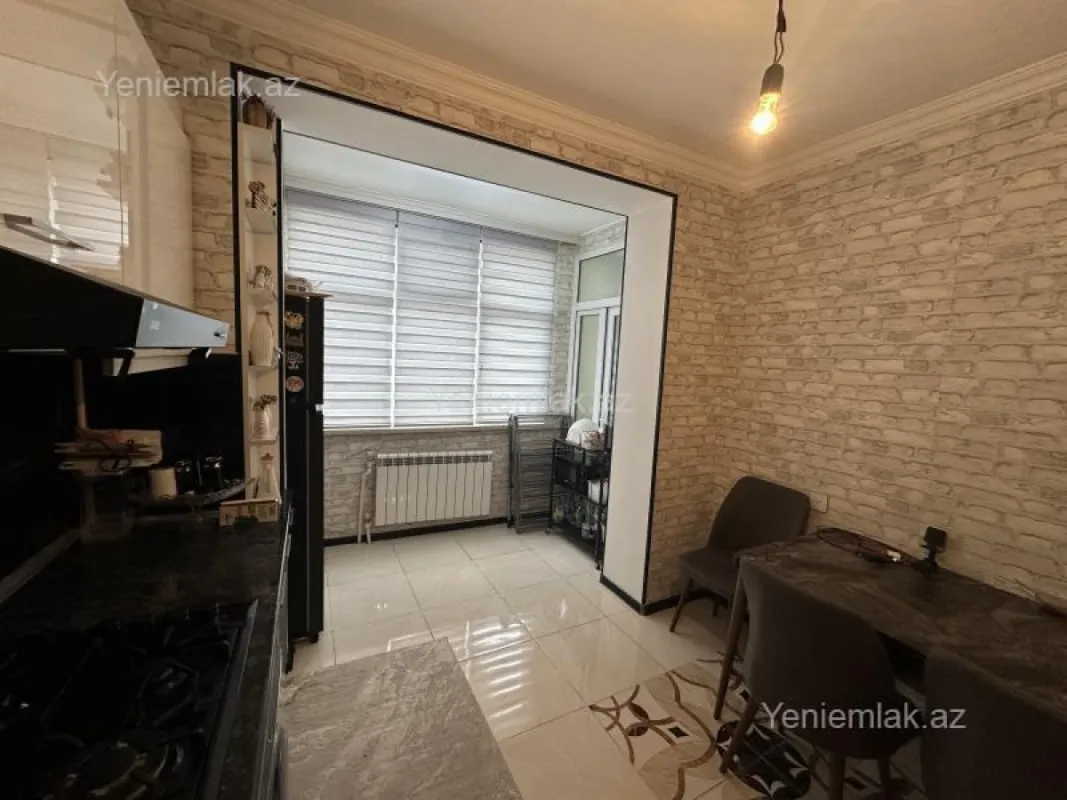 Satılır 2 otaqlı köhnə tikili 60 m²