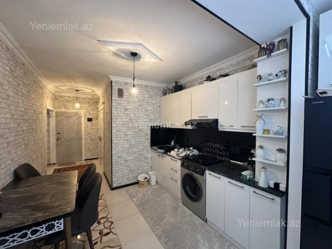 Satılır 2 otaqlı köhnə tikili 60 m²