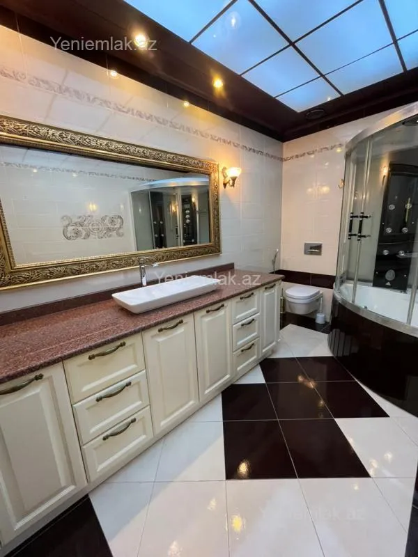 Satılır 3 otaqlı yeni tikili 150 m²