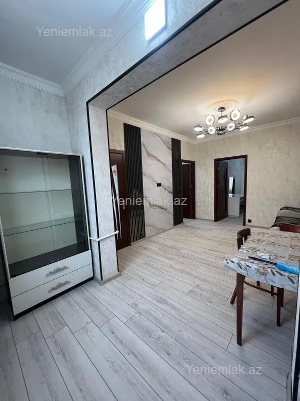 Satılır 2 otaqlı köhnə tikili 55 m²