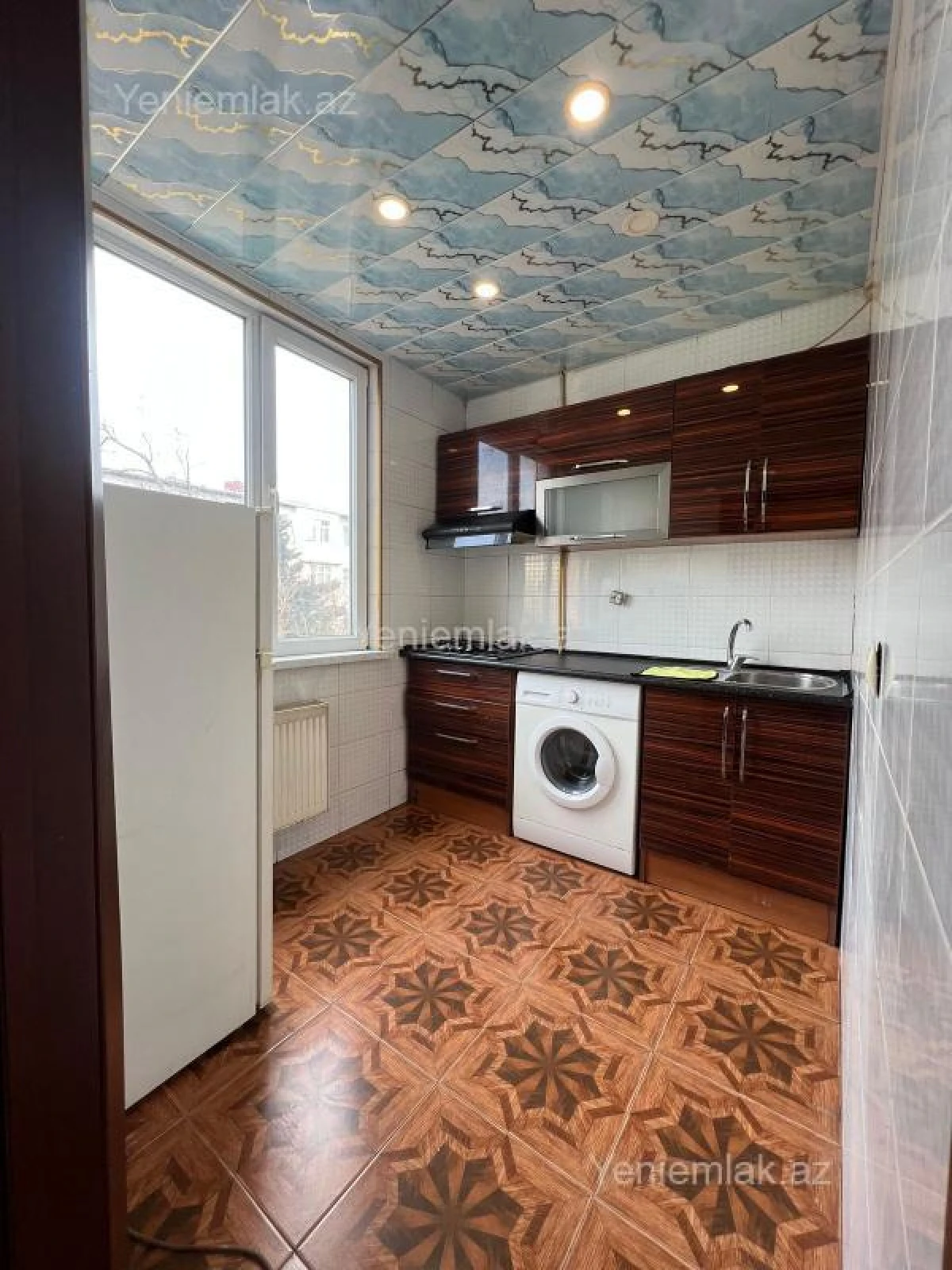 Satılır 2 otaqlı köhnə tikili 55 m²
