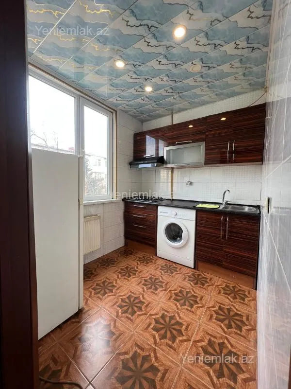 Satılır 2 otaqlı köhnə tikili 55 m²