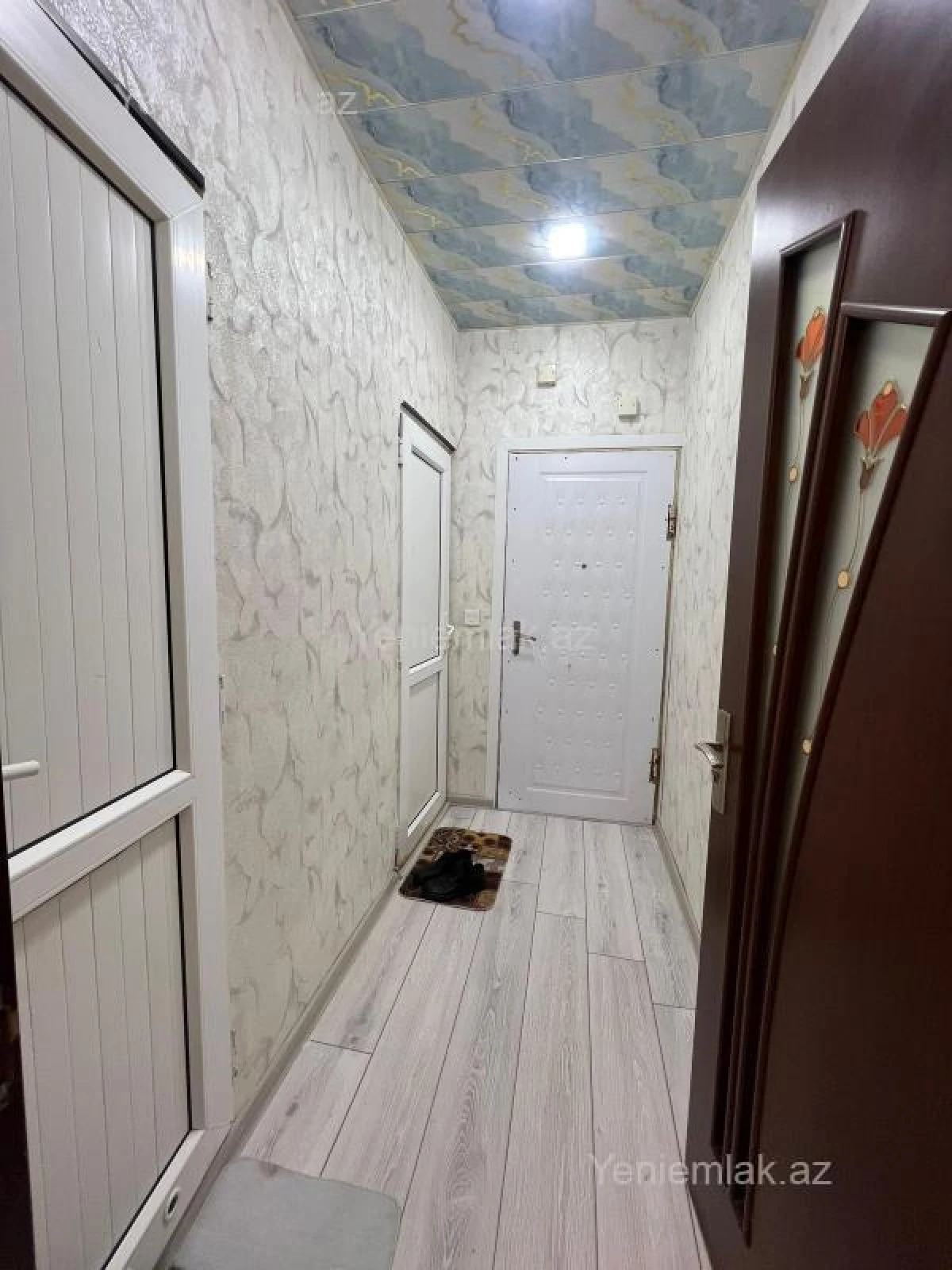 Satılır 2 otaqlı köhnə tikili 55 m²