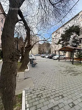 Satılır 2 otaqlı köhnə tikili 55 m²