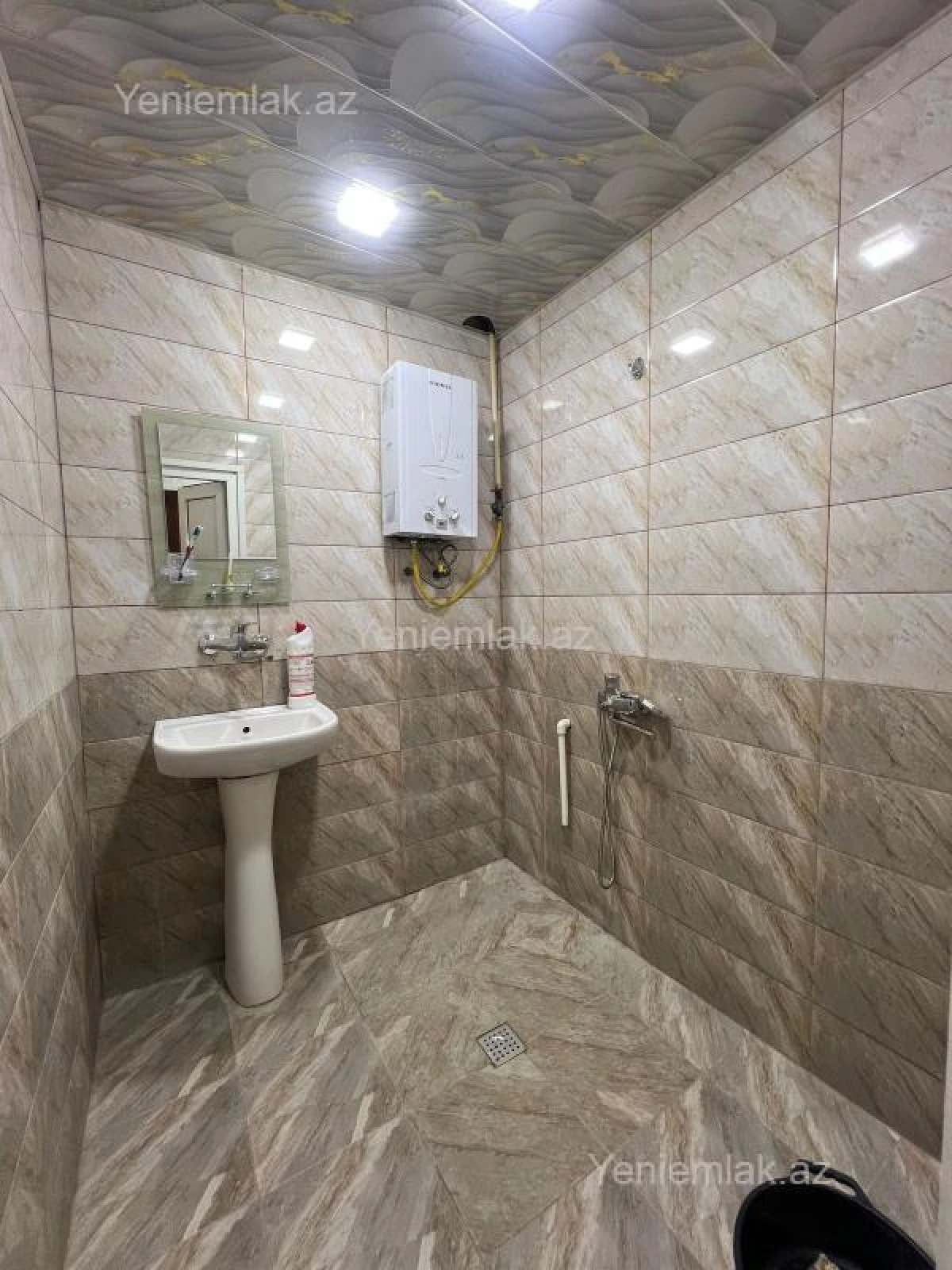 Satılır 2 otaqlı köhnə tikili 55 m²
