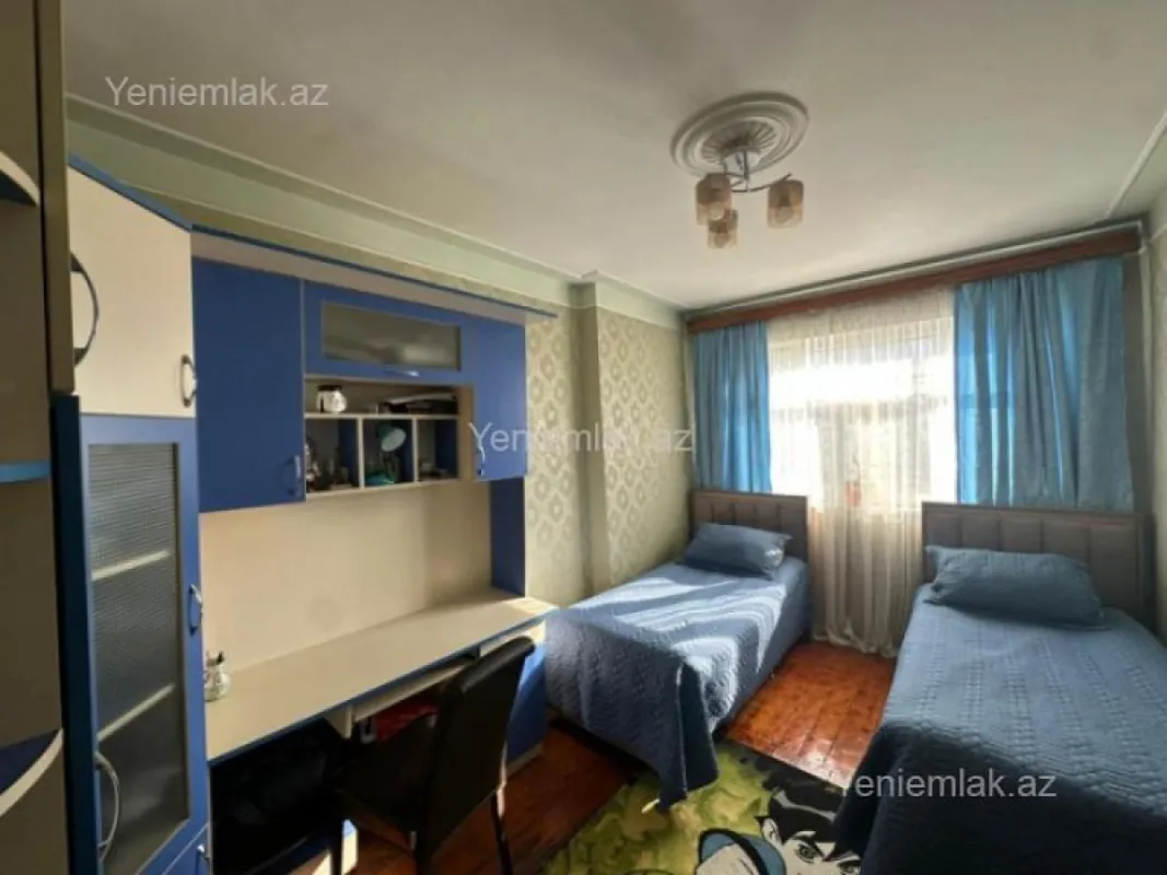 Satılır 3 otaqlı köhnə tikili 80 m²